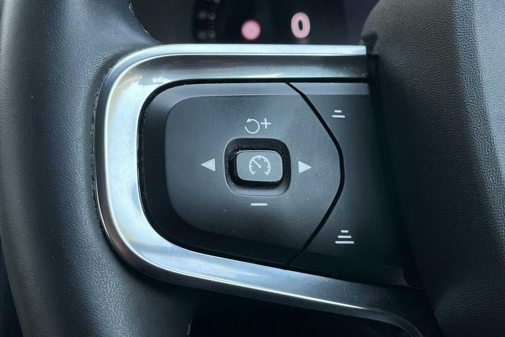 Volvo XC40 B3 P Plus Dark Grey #17
