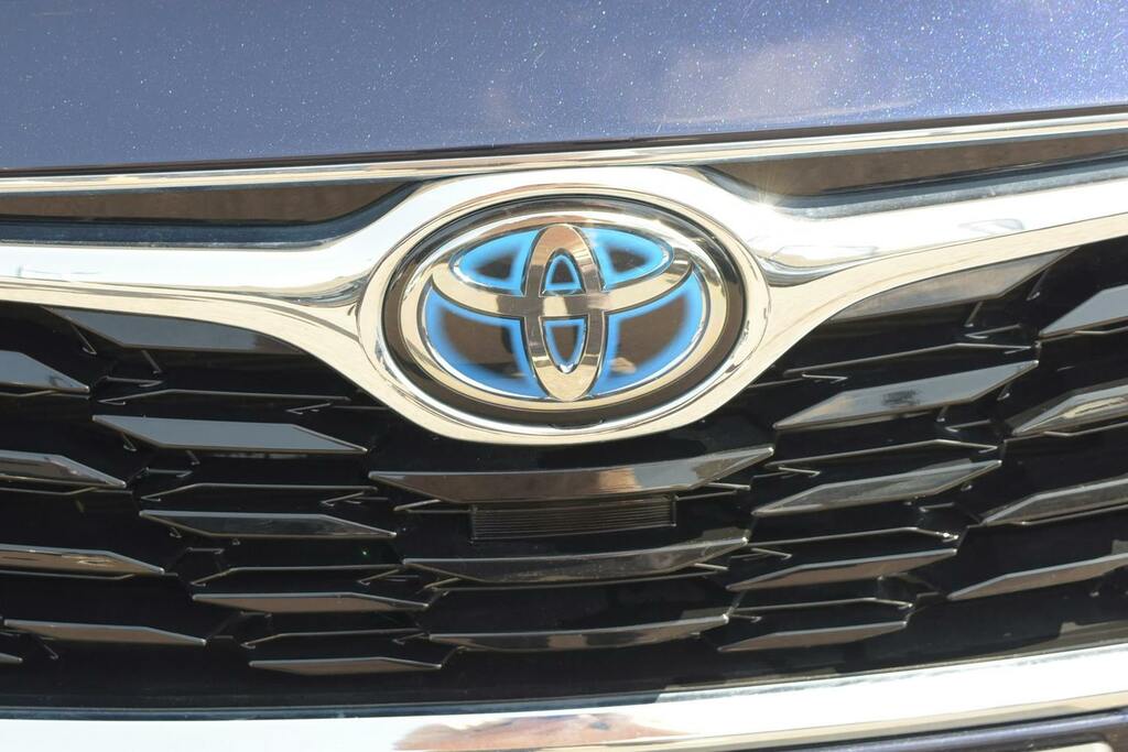 Toyota Highlander Excel Red #50