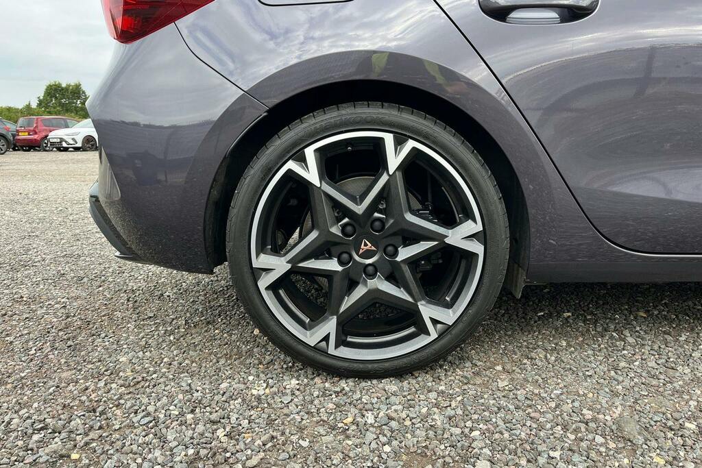 Cupra Leon 1.5 Ehybrid 25.8Kwh Vz1 Hatchback Plug  #5