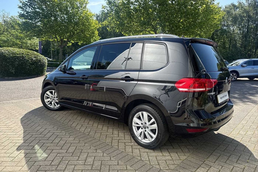 Volkswagen Touran 1.5 Tsi Evo Se Family Mpv Dsg Black #3