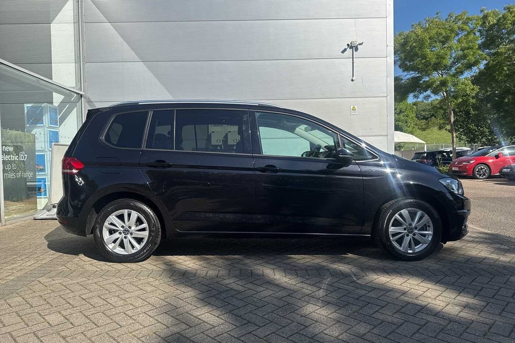 Volkswagen Touran 1.5 Tsi Evo Se Family Mpv Dsg Black #4