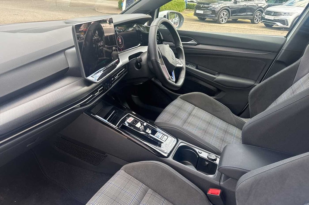 Volkswagen e-Golf 1.5 Tsi Ehybrid 19.7Kwh Gte Hatchback P White #2
