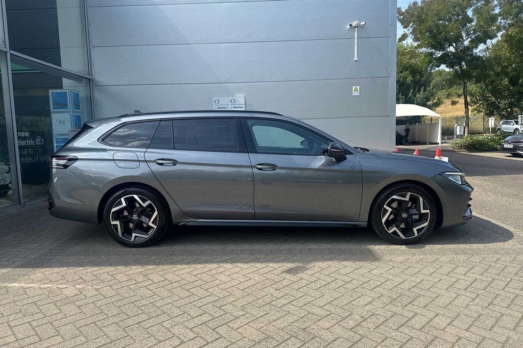 Volkswagen Passat 1.5 Etsi Mhev R-line Estate Hybrid Dsg GL75VMW Grey #4