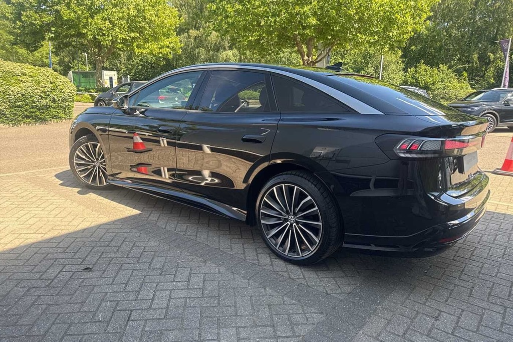 Volkswagen ID.7 Pro S 86Kwh Match Plus Fastback Black #3