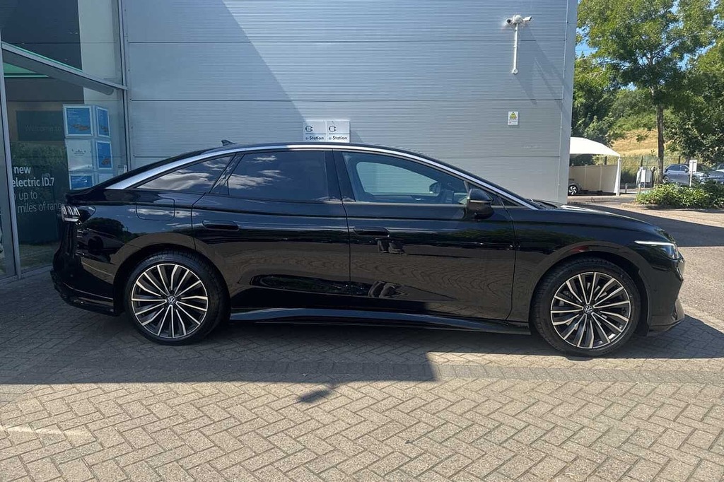 Volkswagen ID.7 Pro S 86Kwh Match Plus Fastback Black #4