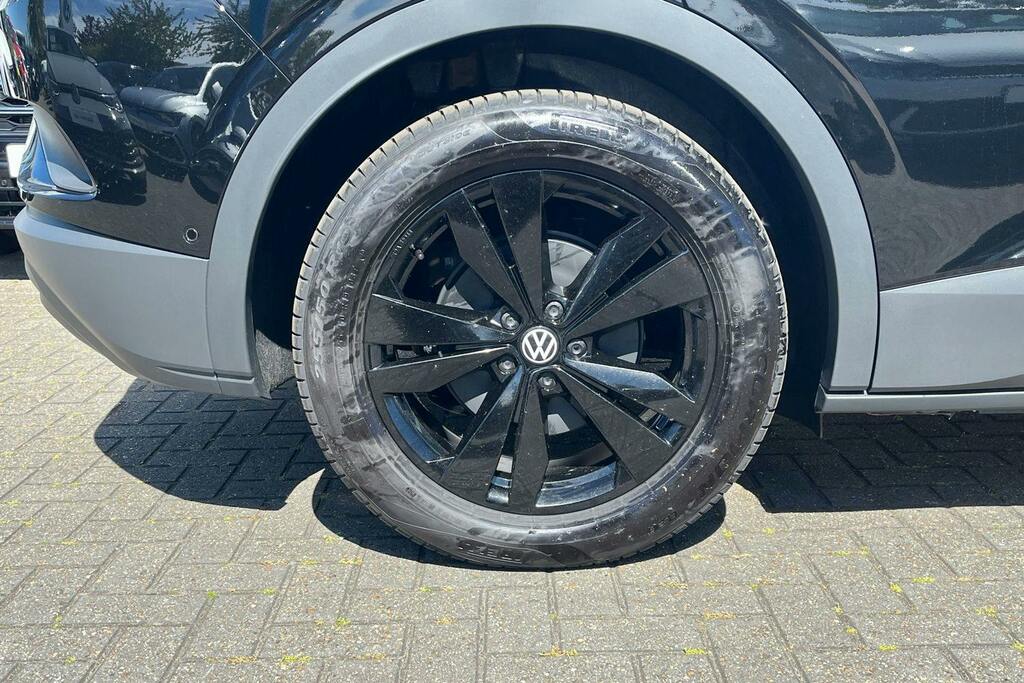 Volkswagen ID.4 Pro 77Kwh Black Edition Suv Black #6