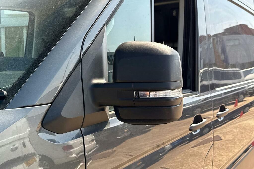 Volkswagen Crafter Commerce White #29