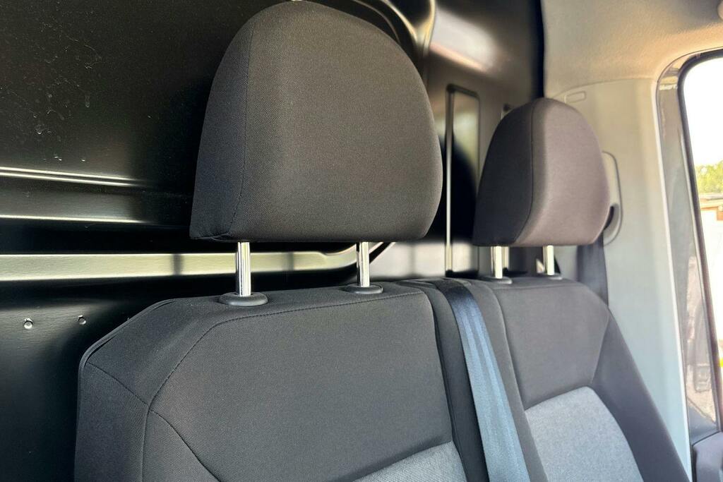 Volkswagen Crafter Commerce White #19
