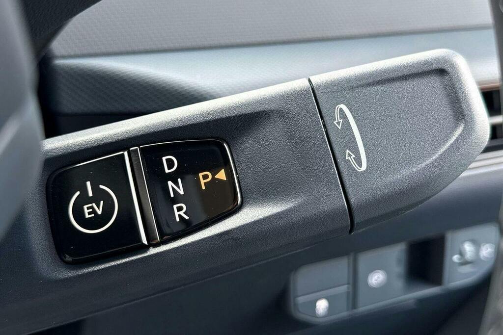 Kia PV5 Long Range 71.2Kwh Plus Passenger Mpv #15
