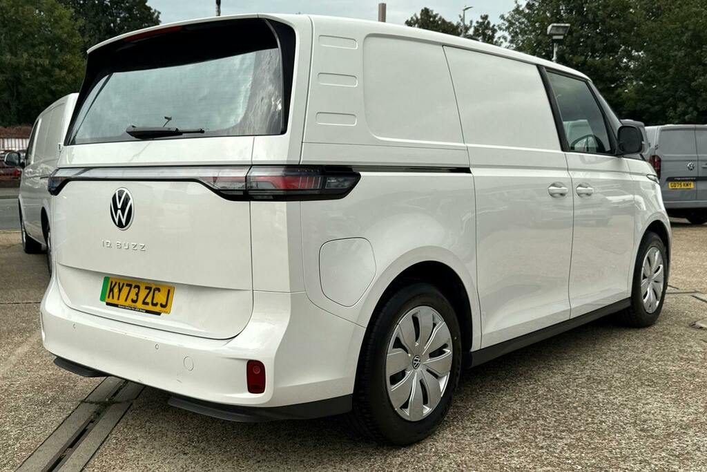 Volkswagen ID.Buzz Id. Buzz First Edition Tow Bar Swb 77Kwh Pro 204 White #46