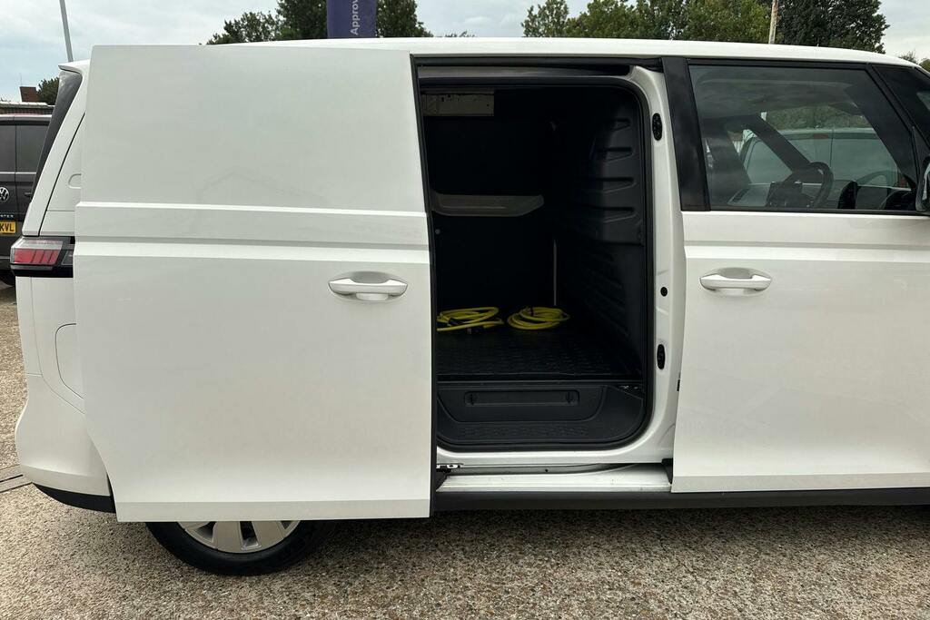 Volkswagen ID.Buzz Id. Buzz First Edition Tow Bar Swb 77Kwh Pro 204 White #50