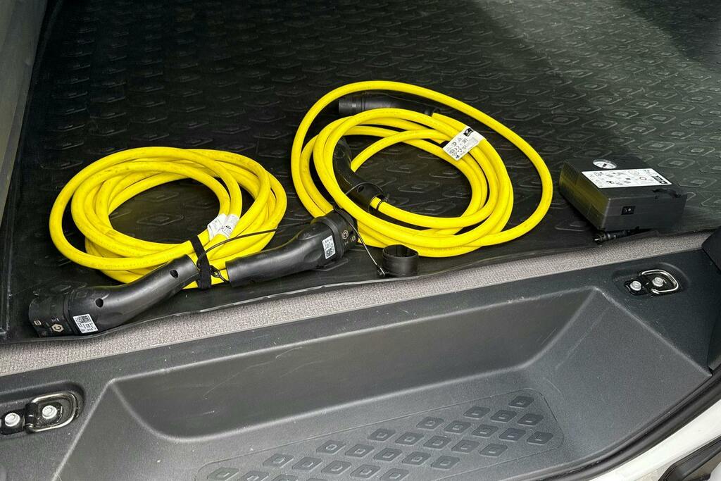 Volkswagen ID.Buzz Id. Buzz First Edition Tow Bar Swb 77Kwh Pro 204 White #41