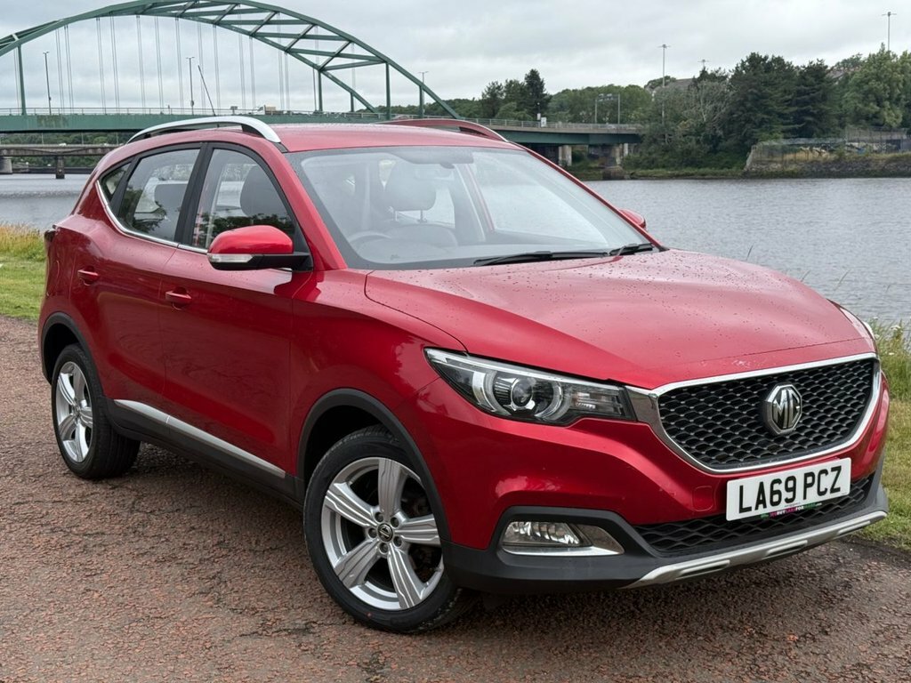 MG ZS Zs Exclusive Red