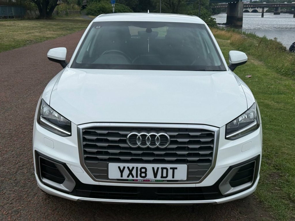Audi Q2 Suv YX18VDT White #2