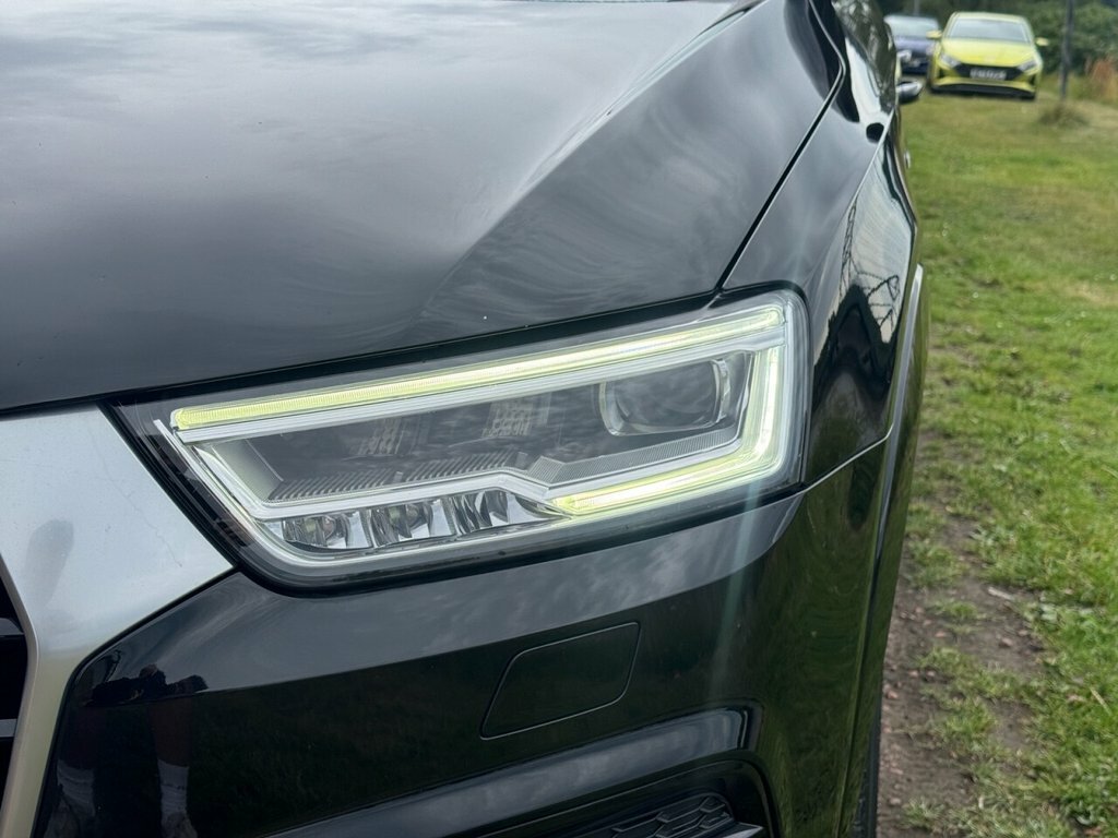 Audi Q3 2L S Line Plus Black #3