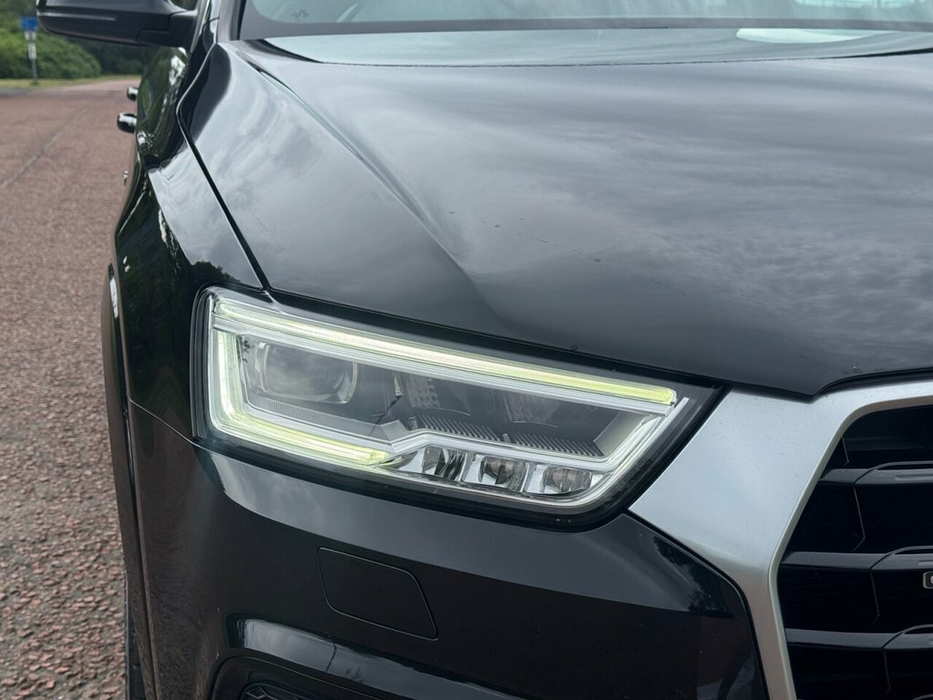 Audi Q3 2L S Line Plus Black #4
