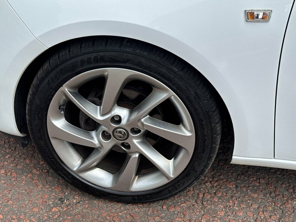 Vauxhall Adam 2015 1.4I Turbo Grand Slam 6-Speed 148 Bhp White #31