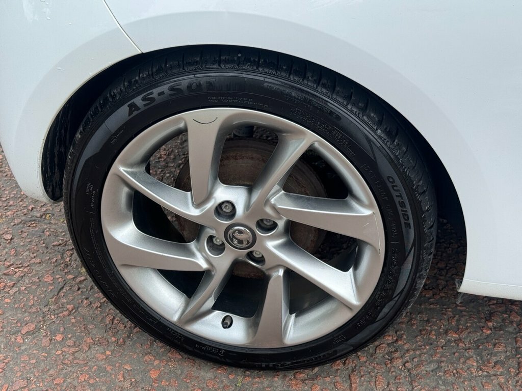 Vauxhall Adam 2015 1.4I Turbo Grand Slam 6-Speed 148 Bhp White #8