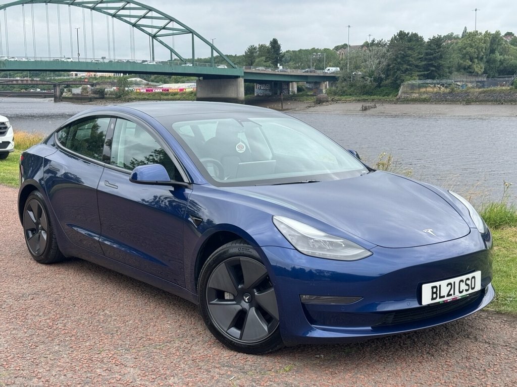 Tesla Model 3 Saloon BL21CSO Blue