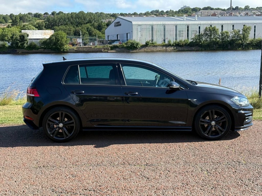 Volkswagen Golf 2L R-line Edition Black #3