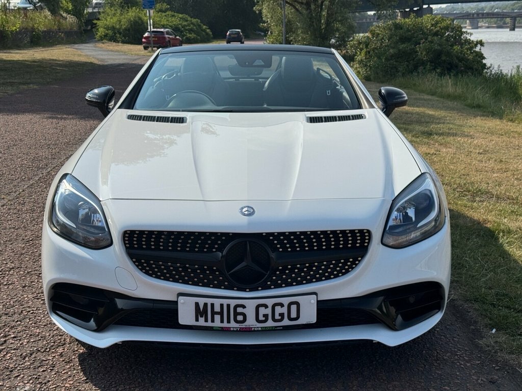 Mercedes-Benz SLC 2L Amg Line White #2