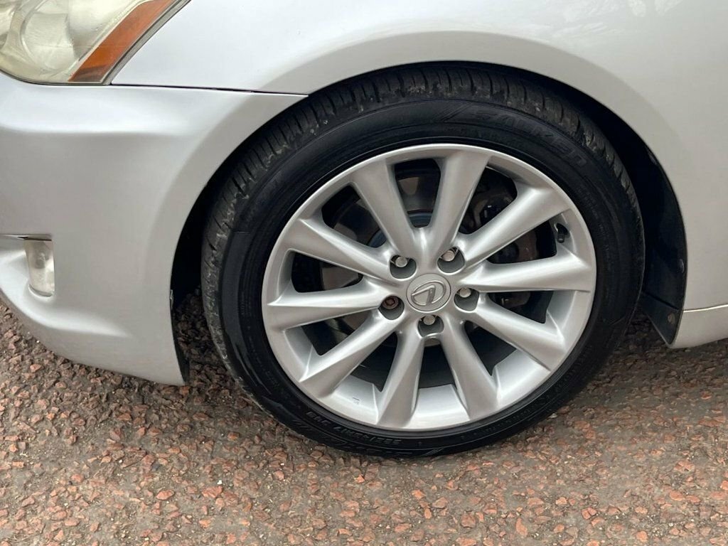 Lexus IS Saloon Black #31