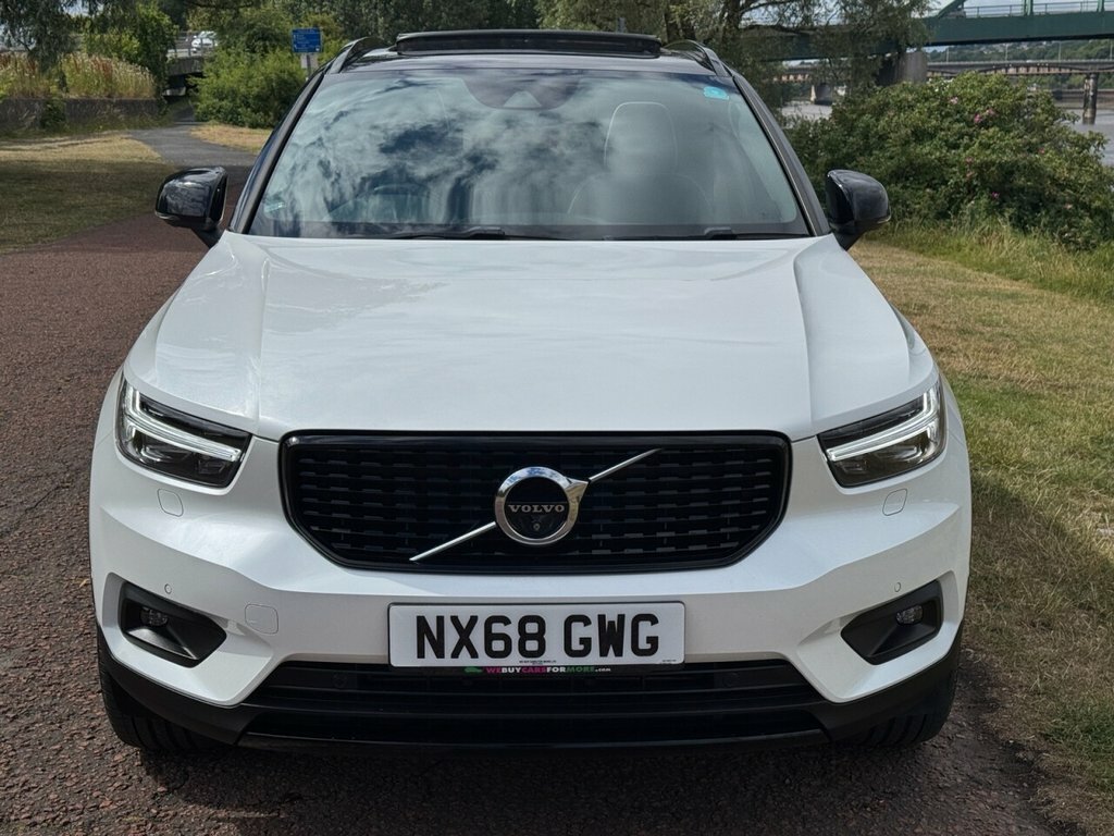 Volvo XC40 2L R-design NX68GWG White #2