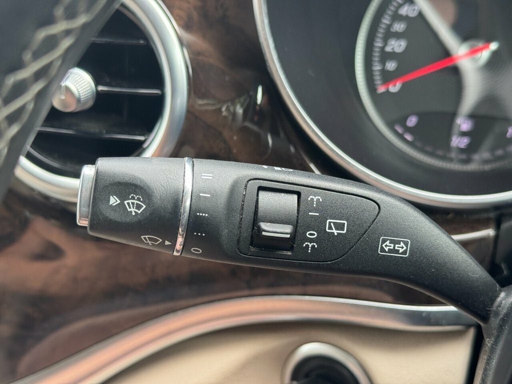 Mercedes-Benz V Class Mpv #25
