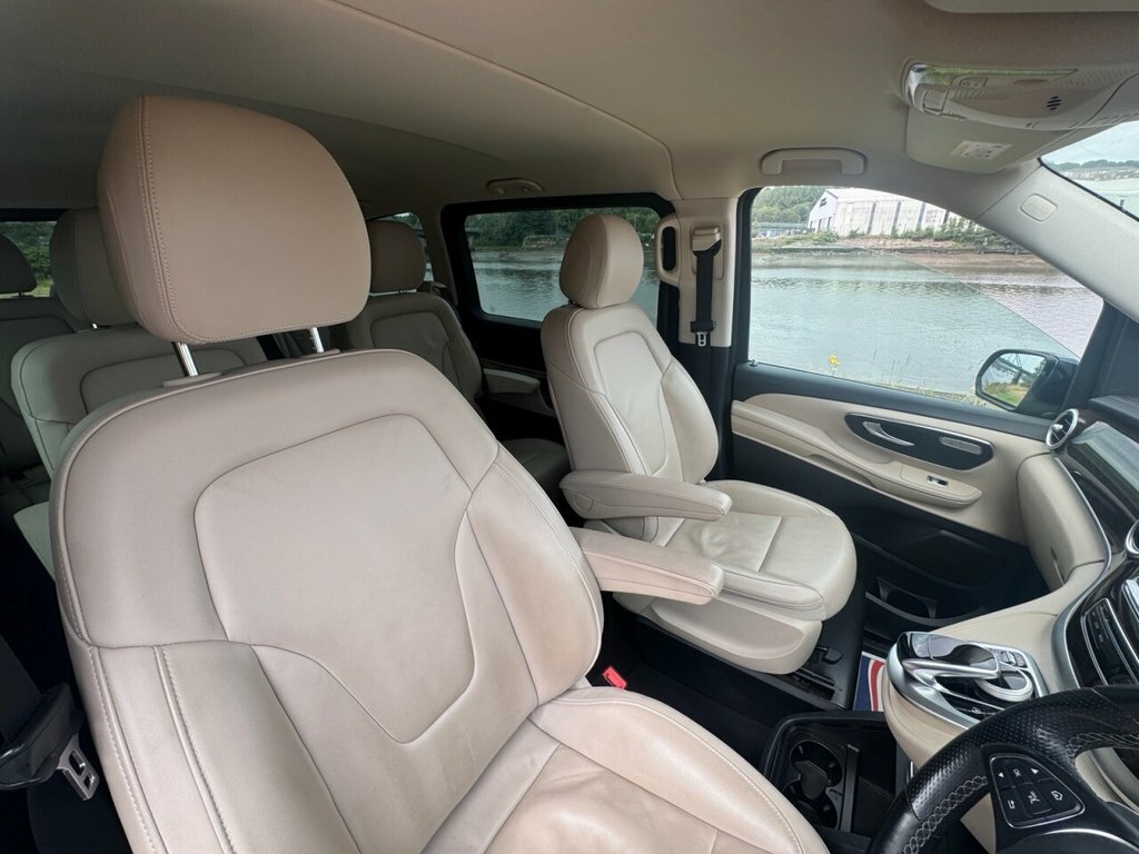 Mercedes-Benz V Class Mpv #17