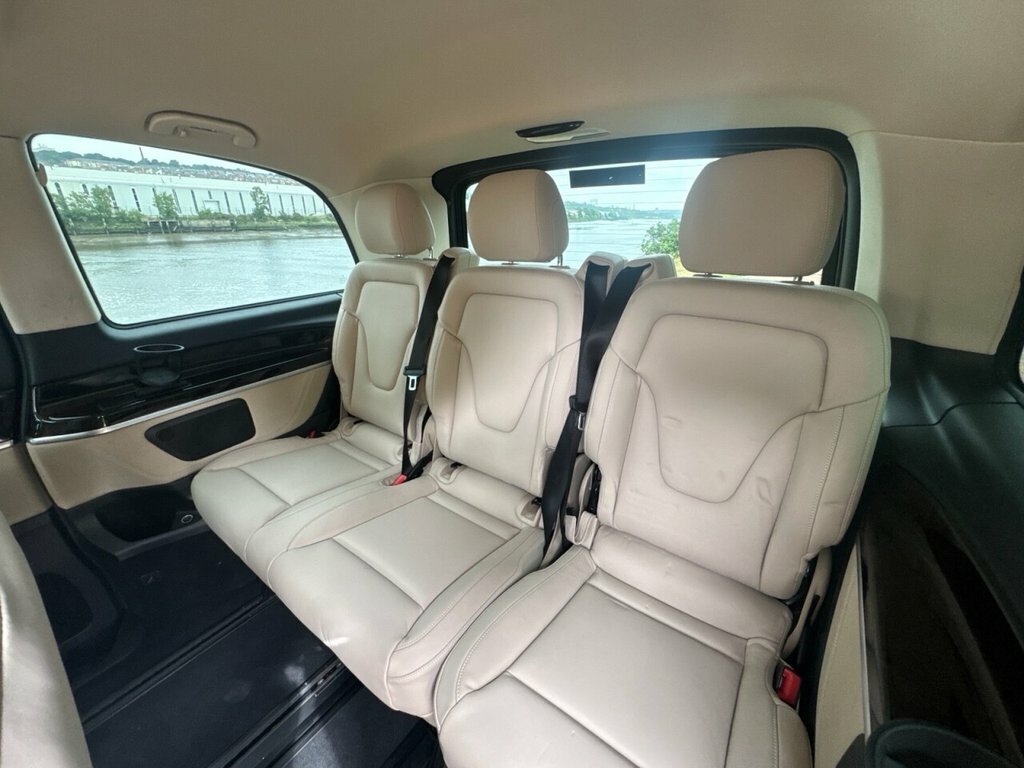 Mercedes-Benz V Class Mpv #37