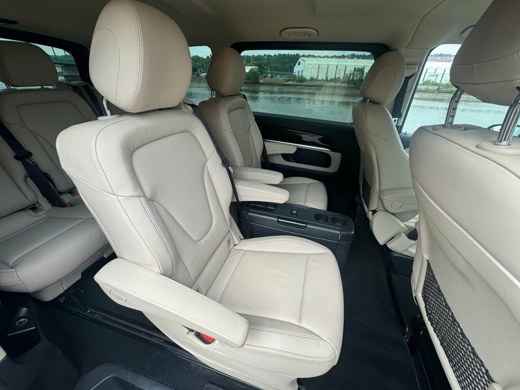 Mercedes-Benz V Class Mpv #14