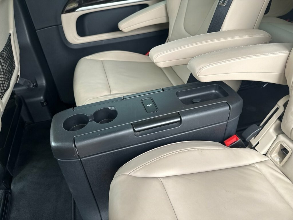 Mercedes-Benz V Class Mpv #39