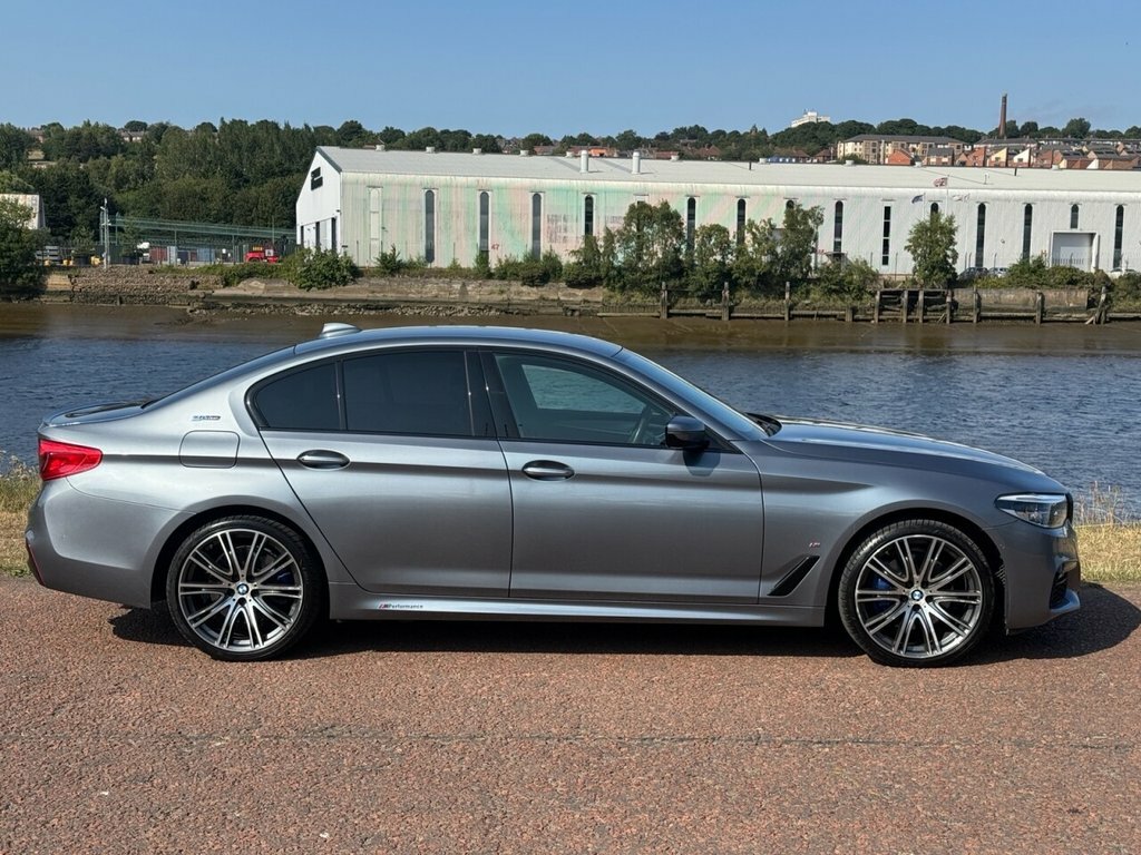 BMW 5 Series Saloon Blue #6