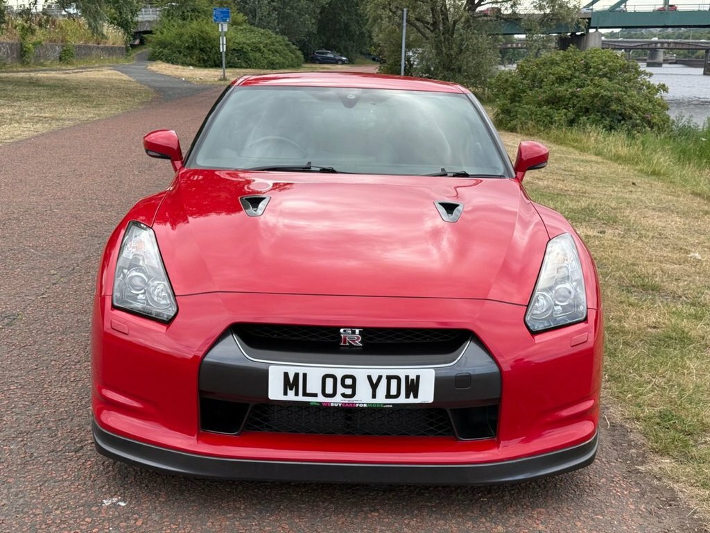 Nissan GT-R 3.8L Black Edition Red #2