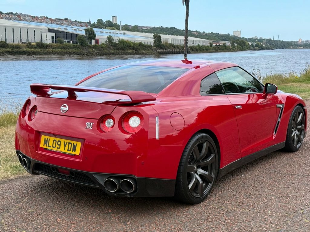 Nissan GT-R 3.8L Black Edition Red #4