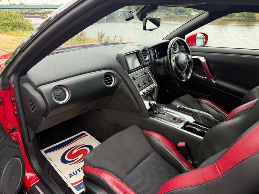 Nissan GT-R Black #40