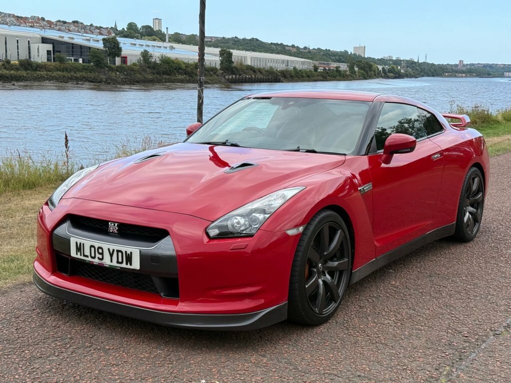 Nissan GT-R Black #33