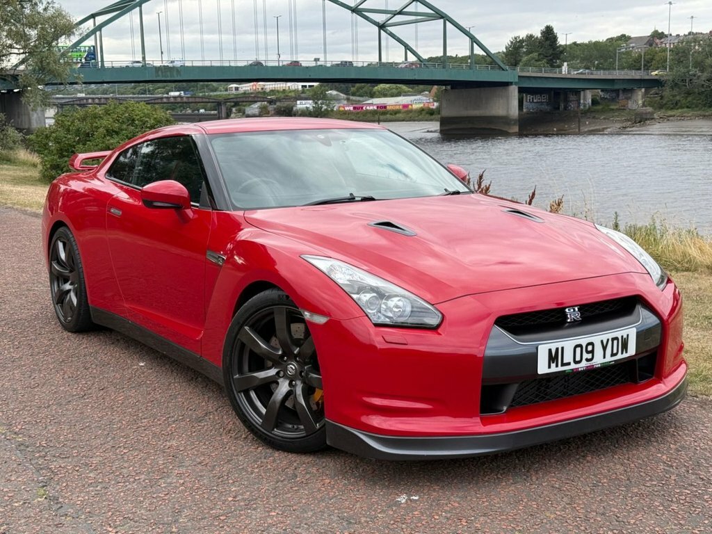 Nissan GT-R 3.8L Black Edition Red