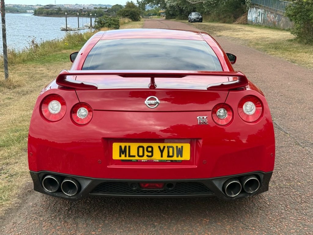 Nissan GT-R 3.8L Black Edition Red #5