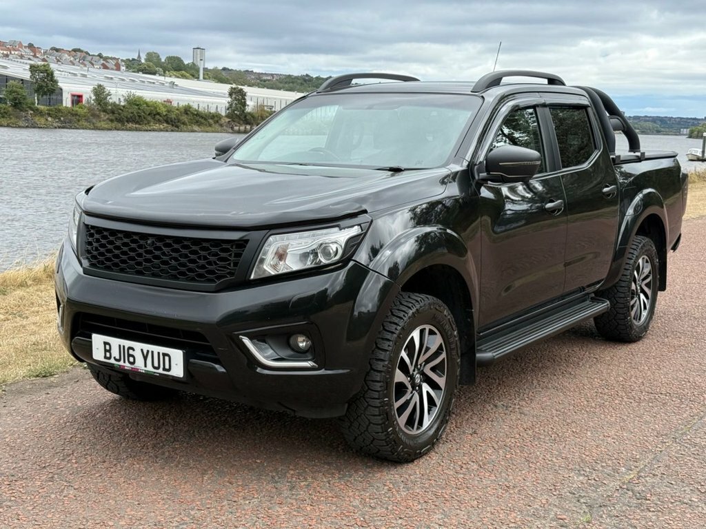Nissan Navara Tekna White #34
