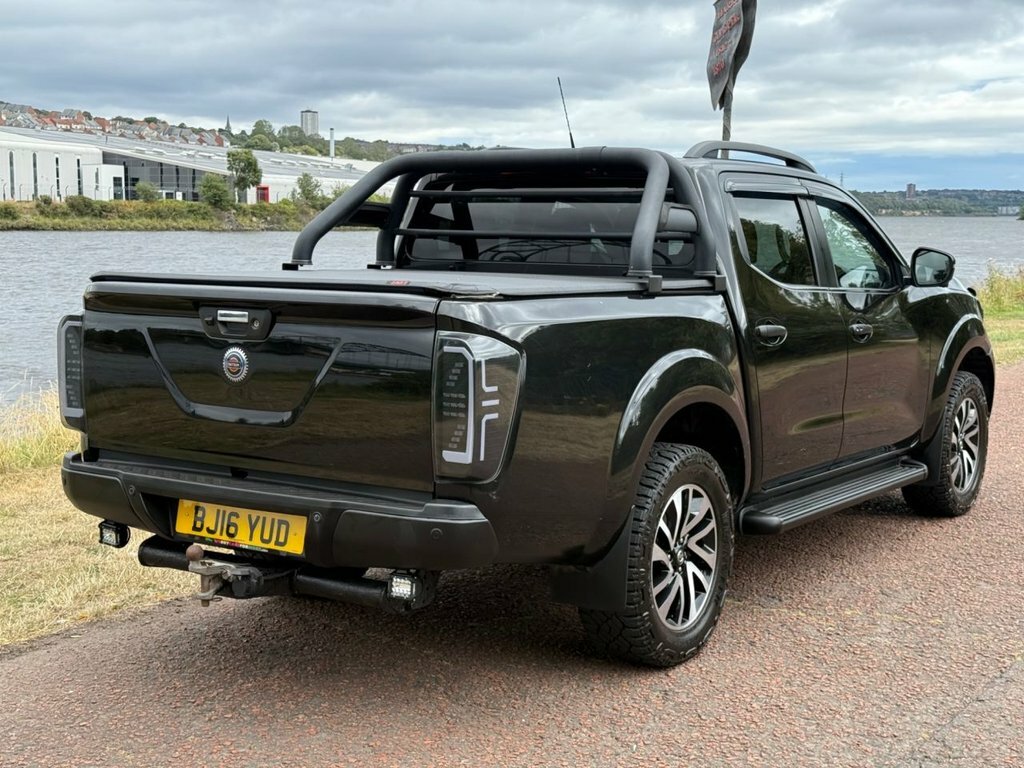 Nissan Navara Pickup Black #4