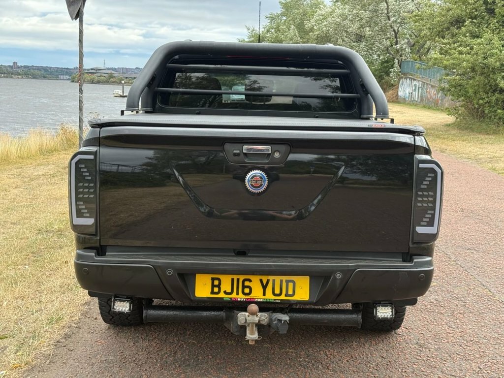 Nissan Navara Pickup Black #5