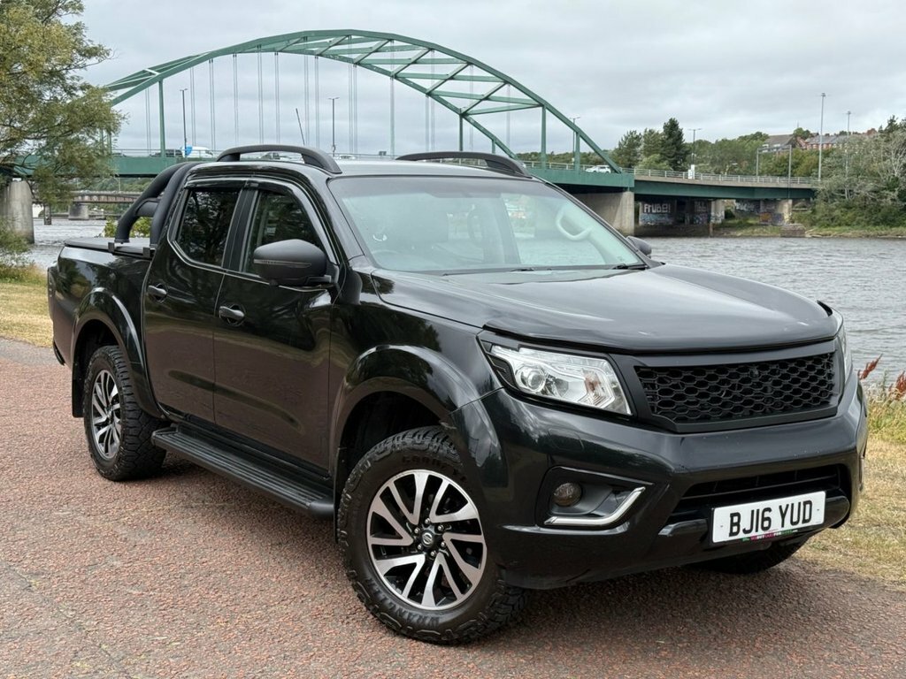 Nissan Navara Pickup Black