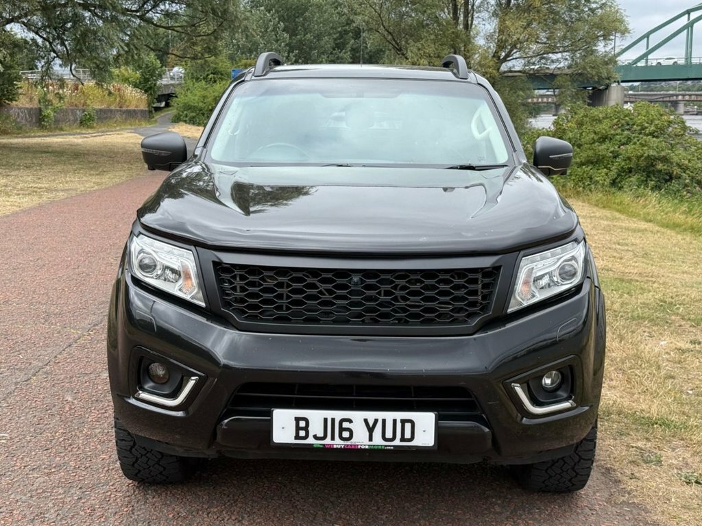 Nissan Navara Pickup Black #2
