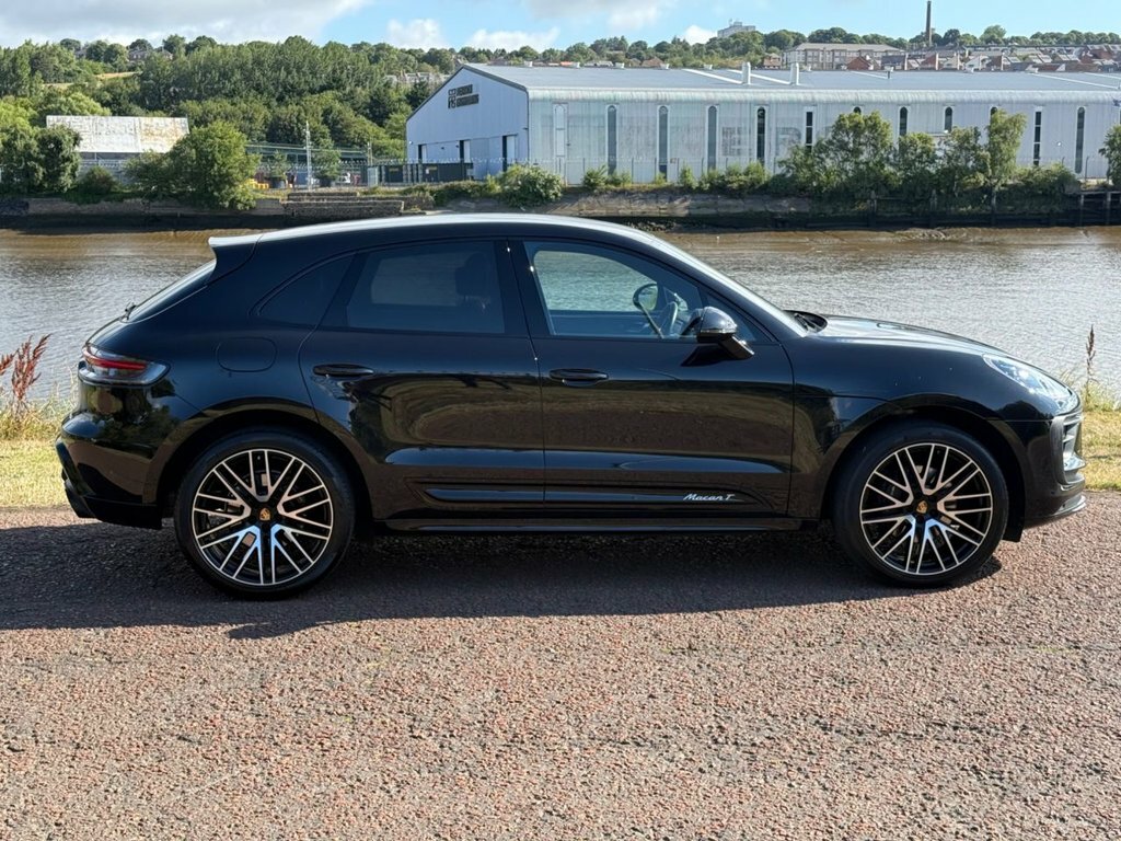 Porsche Macan 2L T Black #3