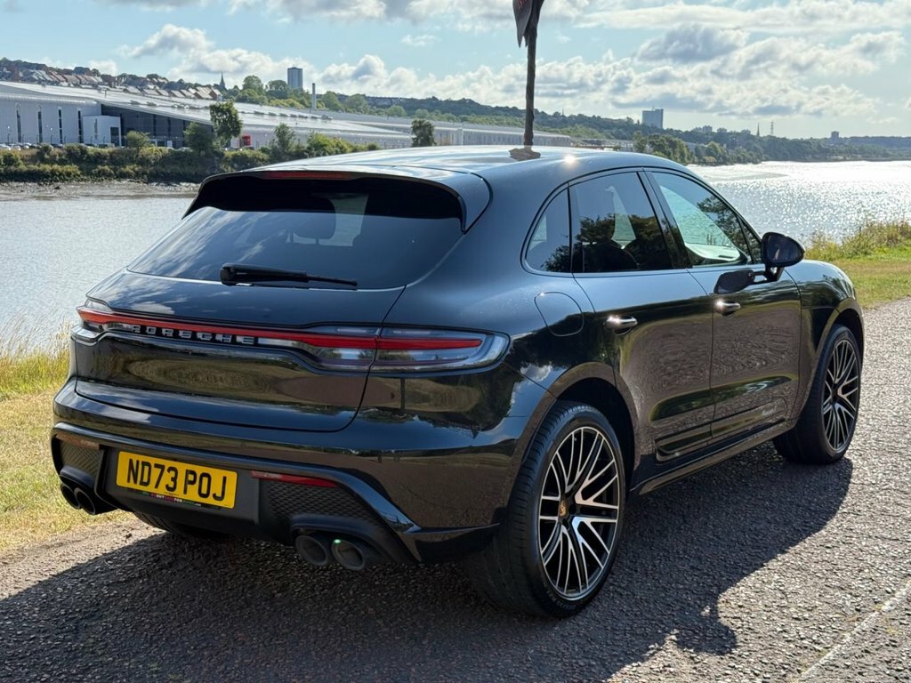 Porsche Macan 2L T Black #4