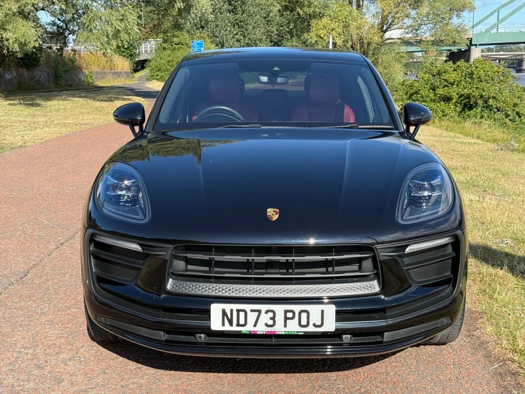 Porsche Macan 2L T Black #2