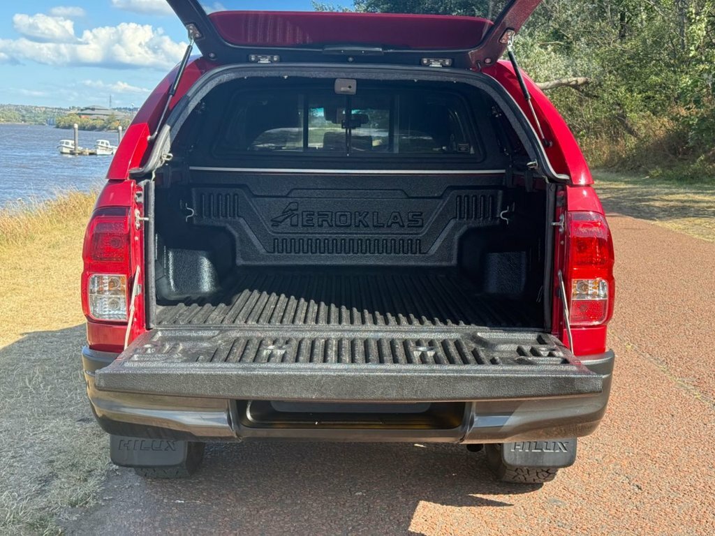 Toyota HILUX 2.4L Invincible X Red #6
