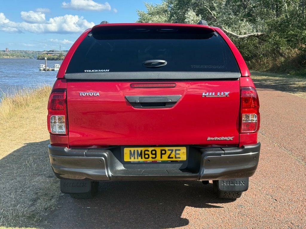 Toyota HILUX 2.4L Invincible X Red #5