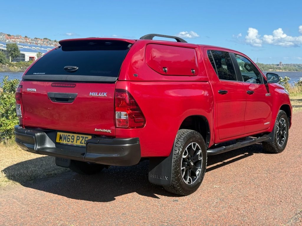 Toyota HILUX 2.4L Invincible X Red #4